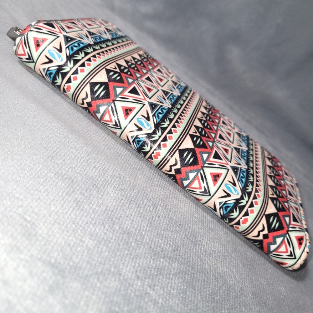 Patterned Zip-Around Wallet - Picture 4 of 15